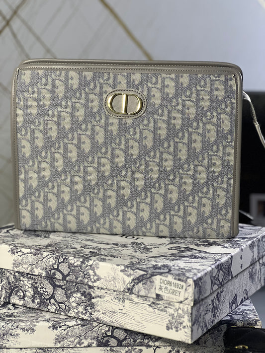 Dior clutch