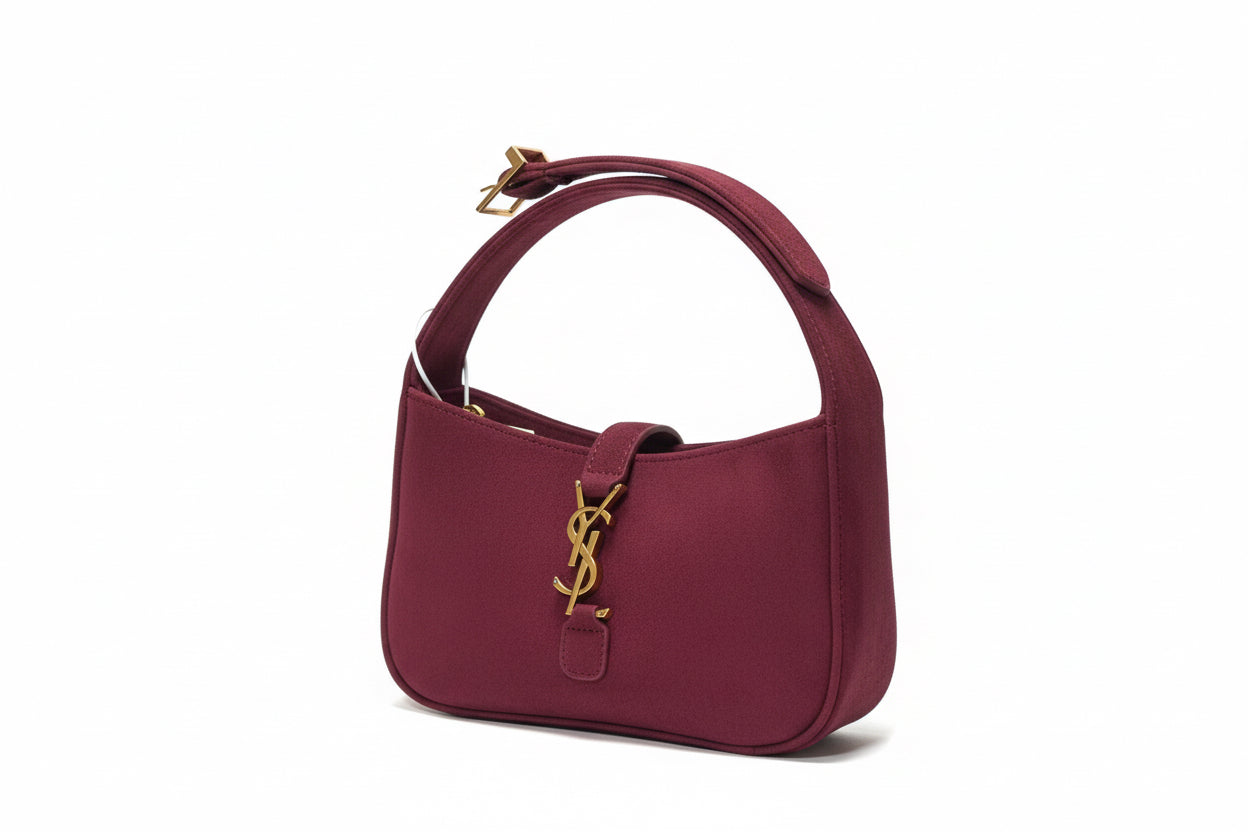 Saint Laurent Hobo Le 5 à 7 in velvet
