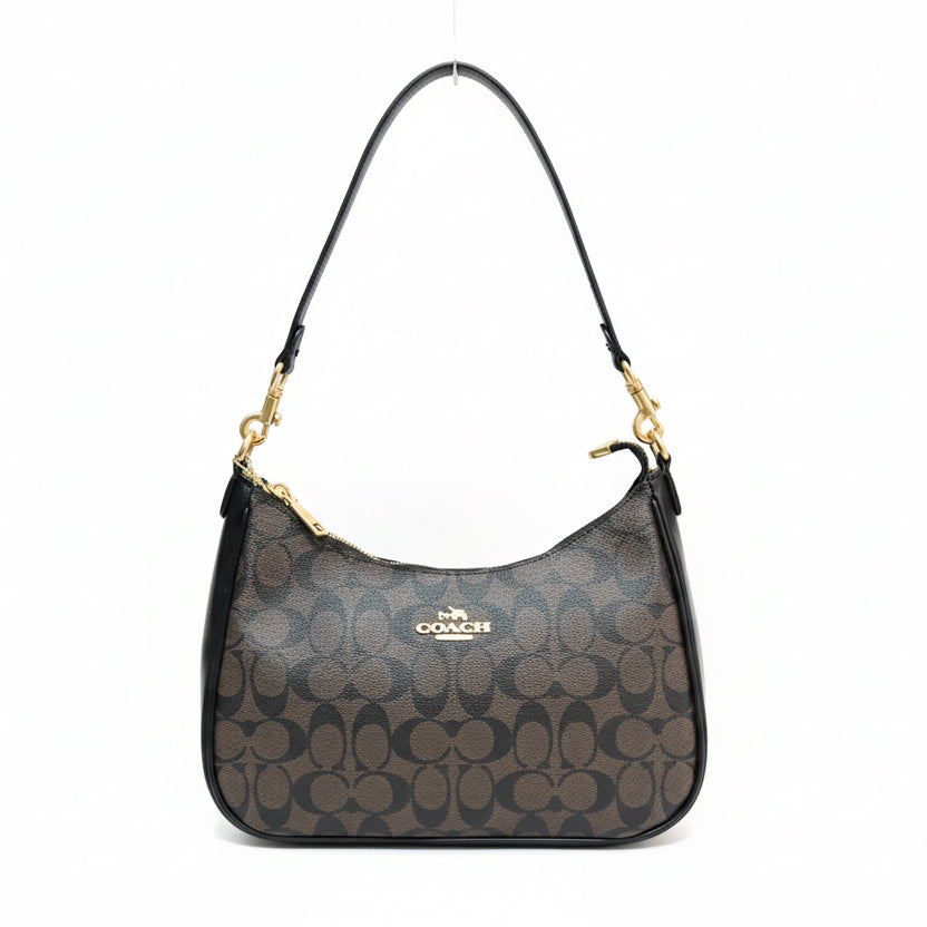 Coach Teri Hobo