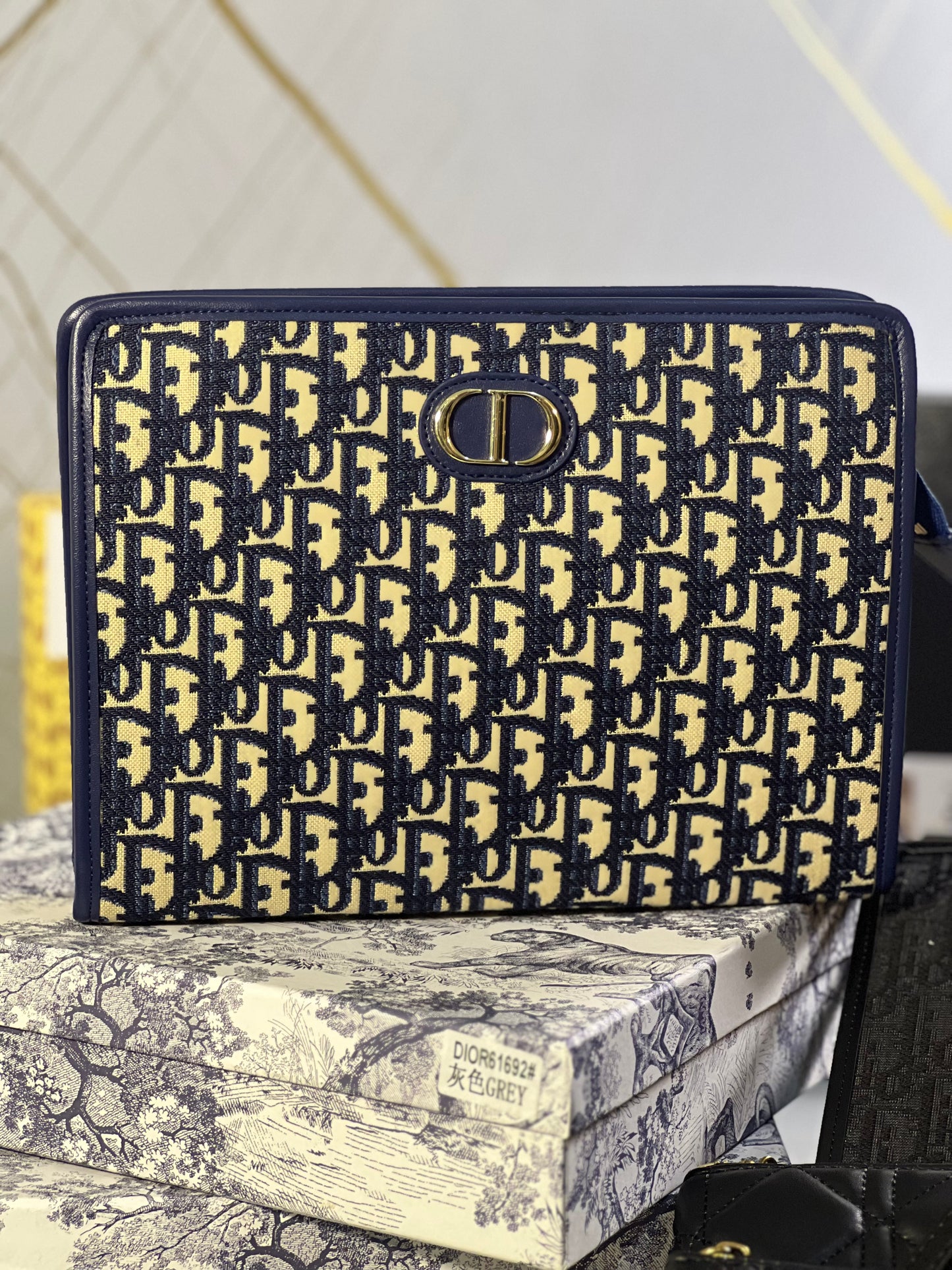 Dior clutch